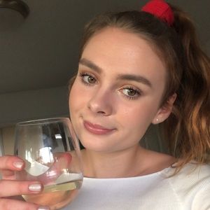 Meet your Posher, Ella